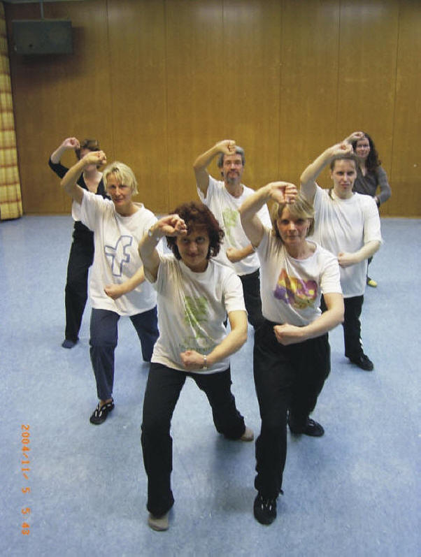 Gisela Bandel vorn links