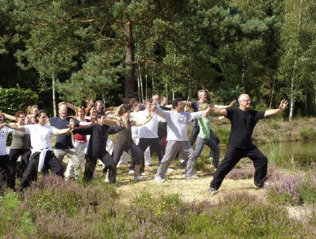 Tai Chi Wolfsburg: Lehrer Norbert Mieruch rechts