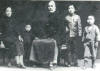 Yang Chengfu mit 2. Frau und Kindern